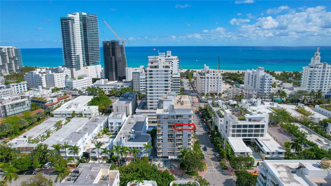 Stunning Ocean and South Beach views !