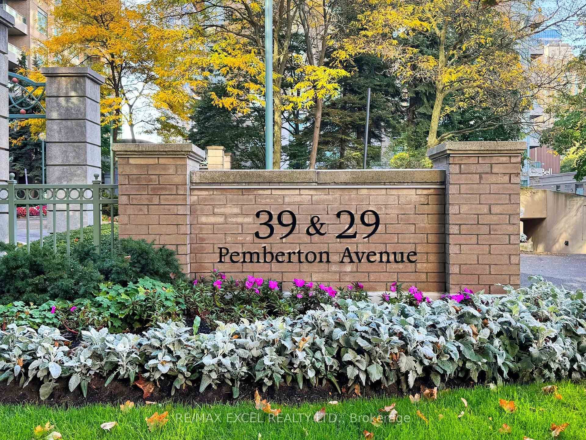 LOCATION, LOCATION, LOCATION Direct Access To Finch TTC Station !