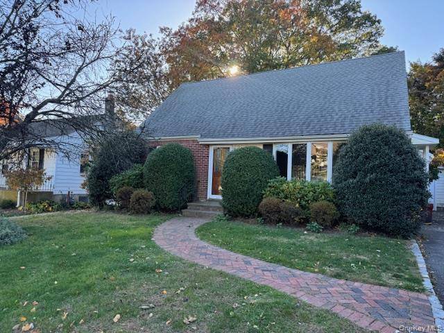 Spacious and Spectacular Expanded Cape in Locust Valley.