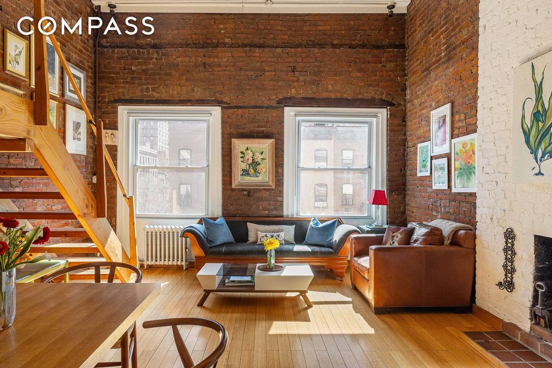 138 Lexington is a charming, two unit condominium conversion from an historic townhouse.
