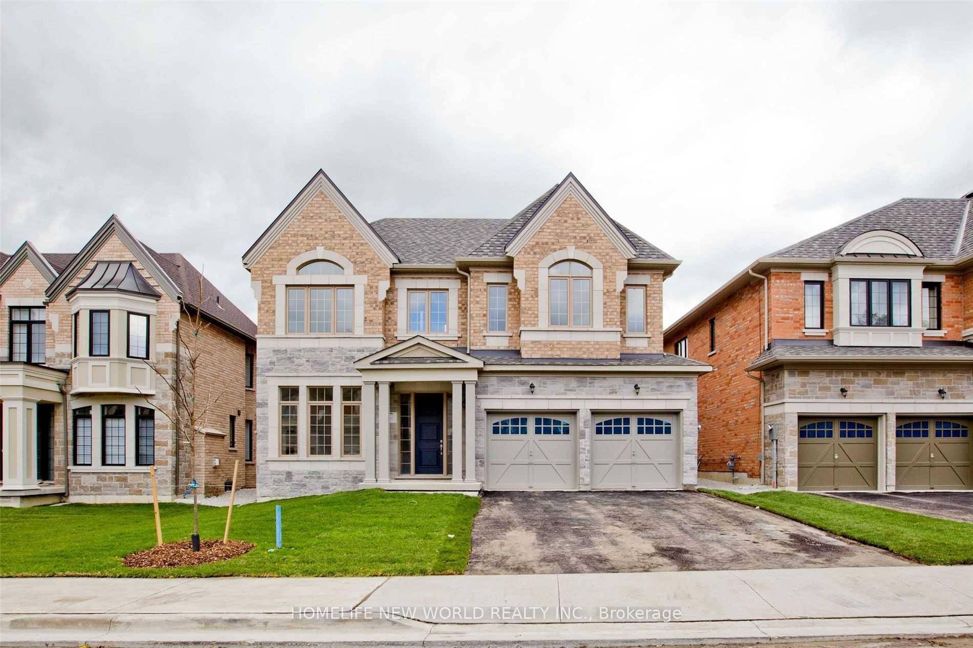 Luxury 50Ft Lot Detached House located in a beautiful pocket in North York !