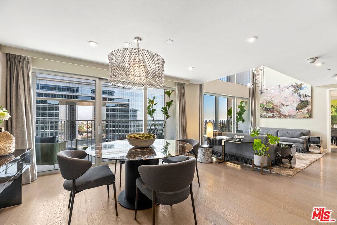 2025 Avenue Of The Stars 3BR Beverlywood La