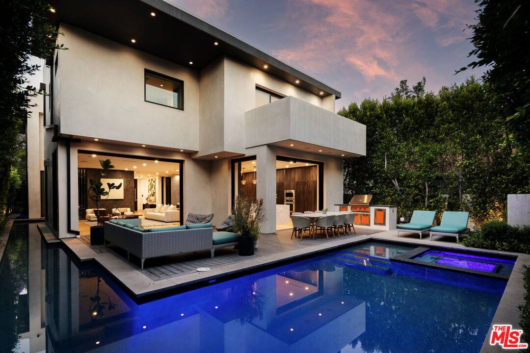 105  S Laurel Ave 4BR Beverly Grove La