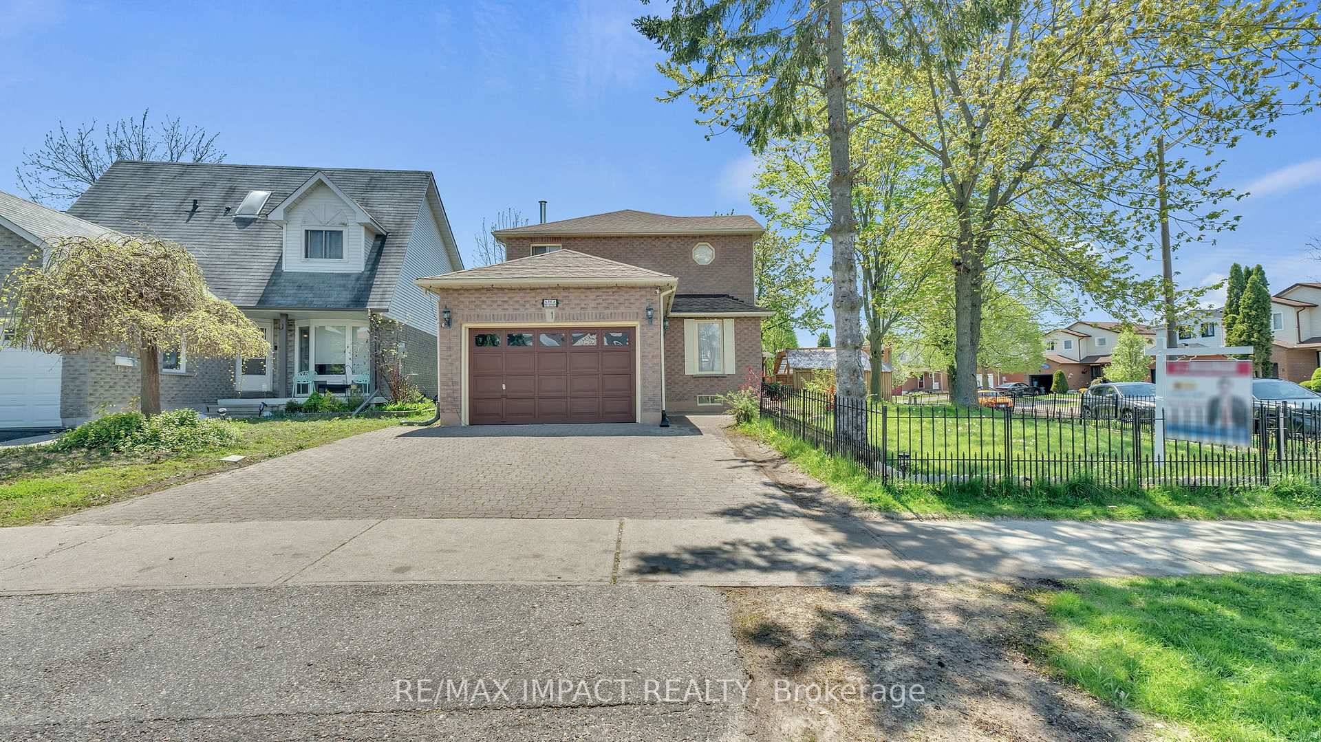 Welcome to this beautiful, well maintained, all brick Victoria Woods built home in a family friendly Courtice neighborhood.