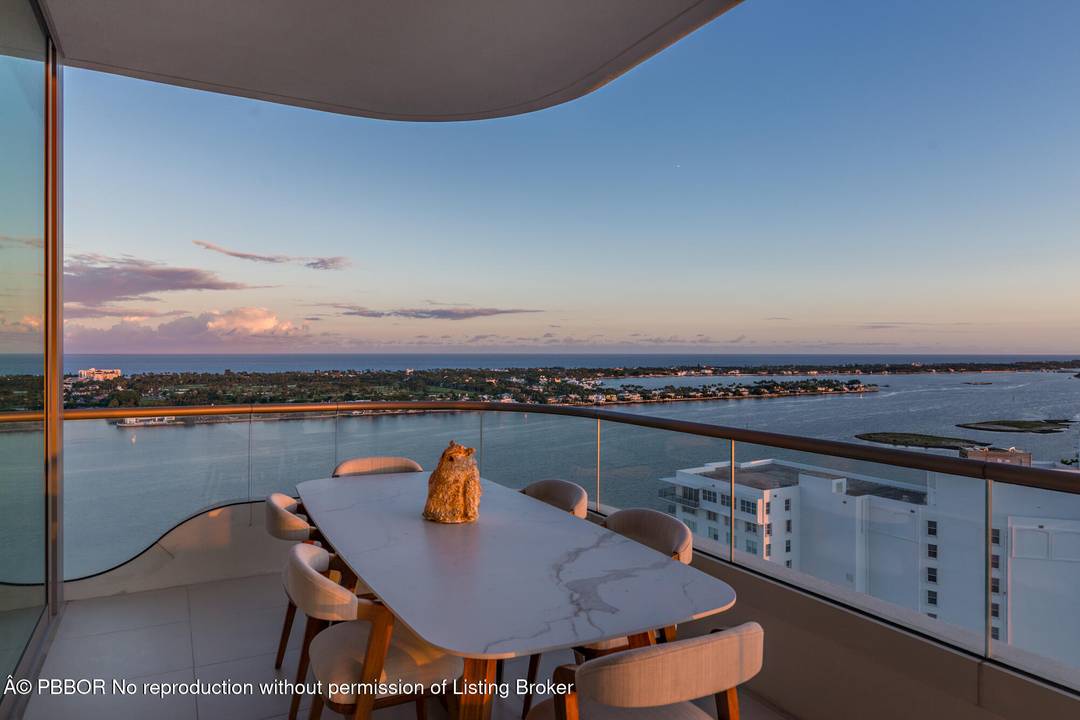 Spectacular La Clara apartment with majestic views.