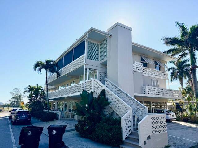 Florida Living at Its BEST !