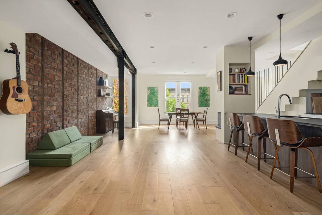 Experience living history at the extraordinary Elkins House, Crown Heights oldest surviving townhouse and Brooklyn's final remaining country villa.