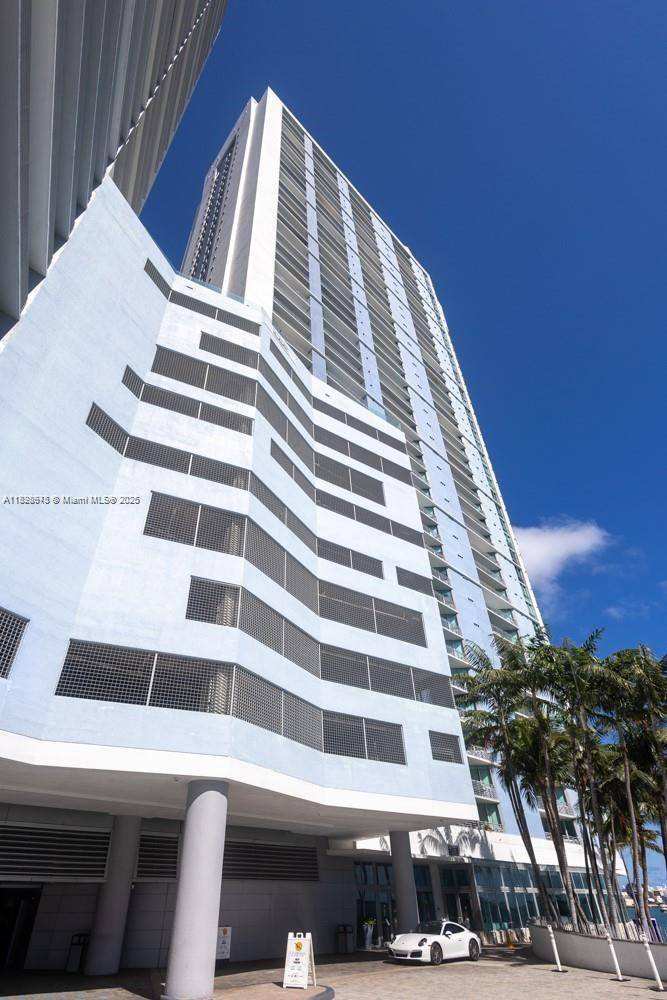 Your life in the heart of Miami begins here.