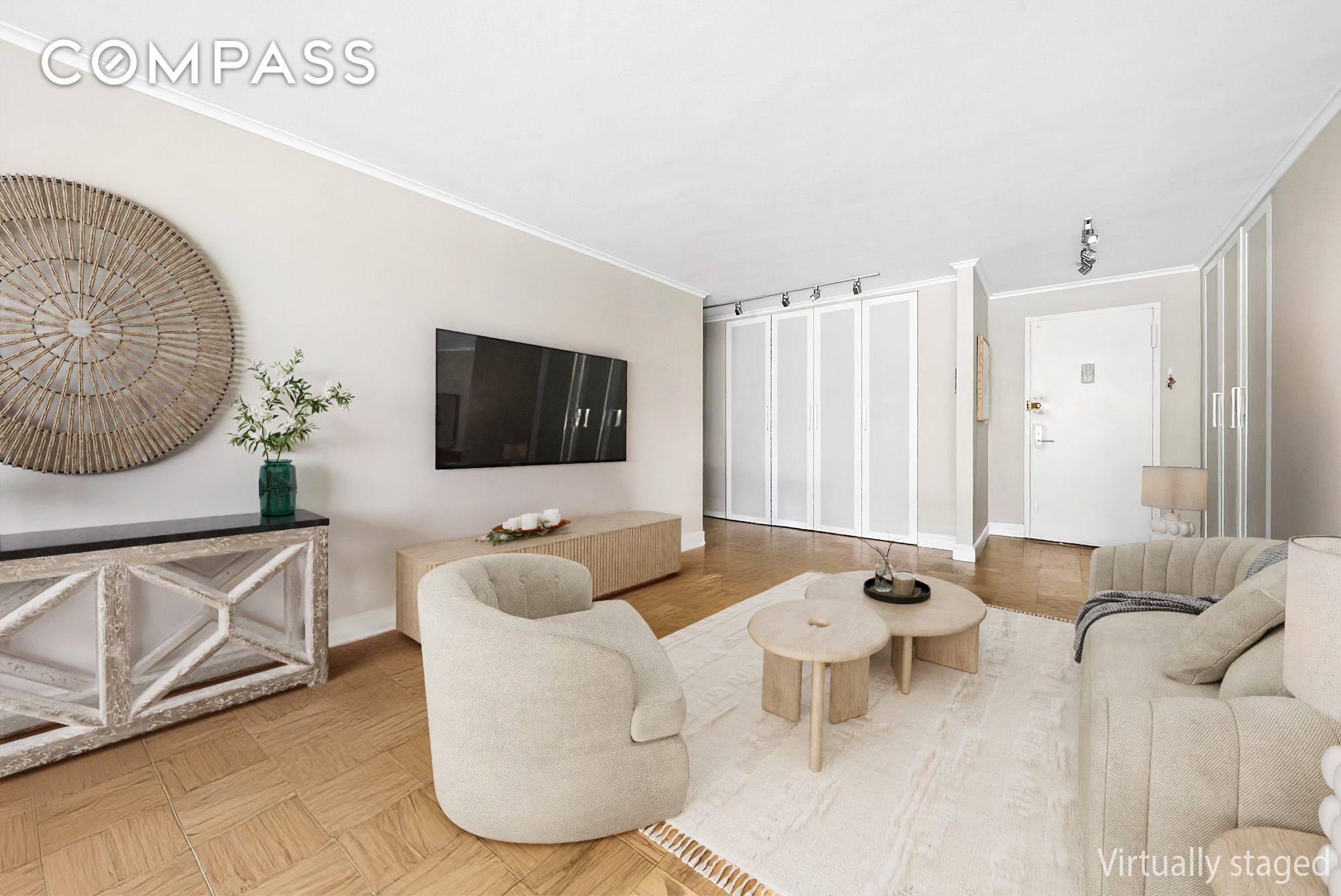 Lincoln Towers' classic wall of windows look Northward over the complex's beautifully landscape courtyard and out at the city beyond, bringing a light, airy feeling to this spacious 1 bed ...