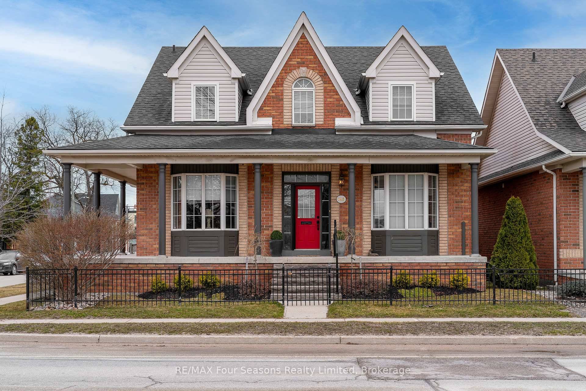 Exclusive downtown location in Olde Towne.