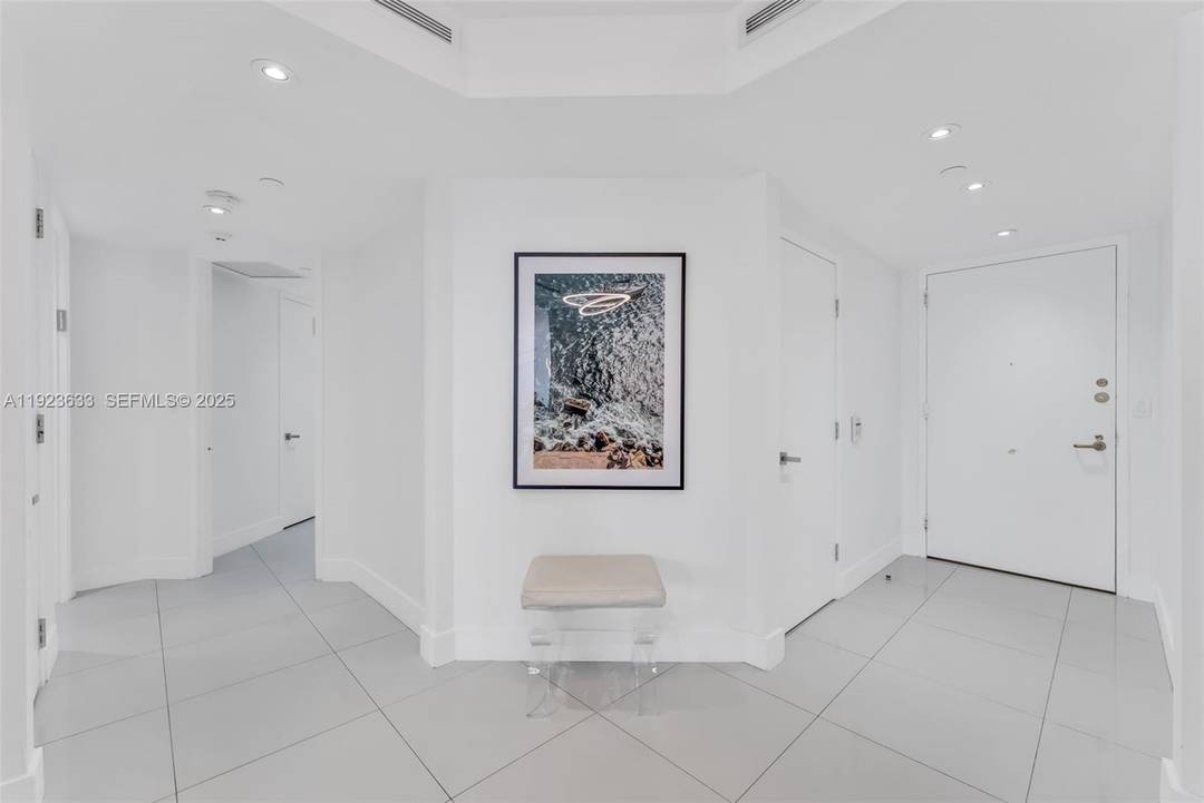 Beautifully renovated residence in the updated Marina Tower offering 3.