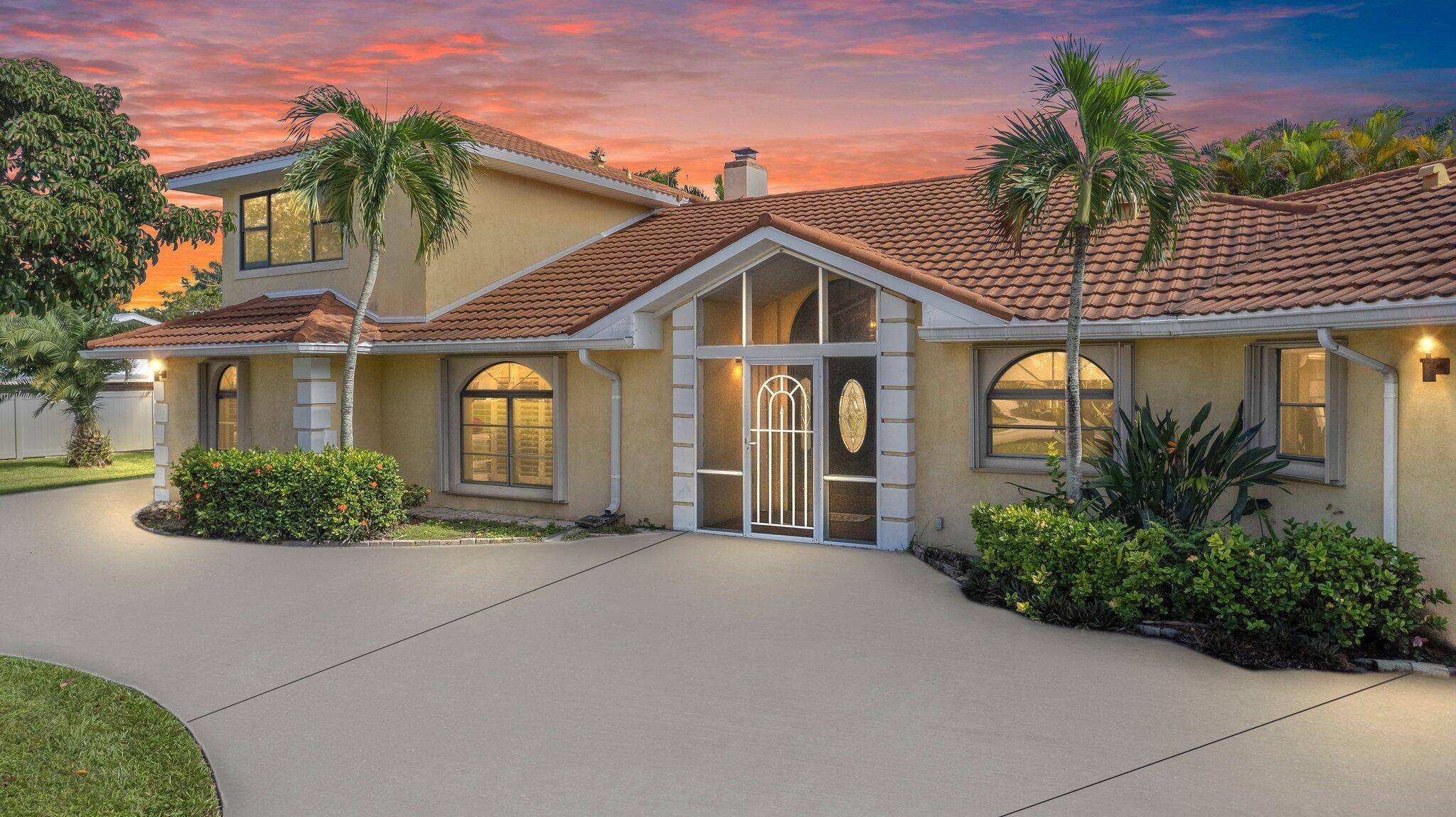 Welcome to your future waterfront haven !