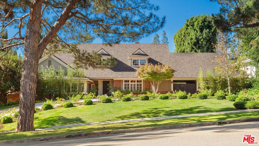 723 N Sierra Dr 4BR Beverly Hills Post Office | B.H.P.O. La