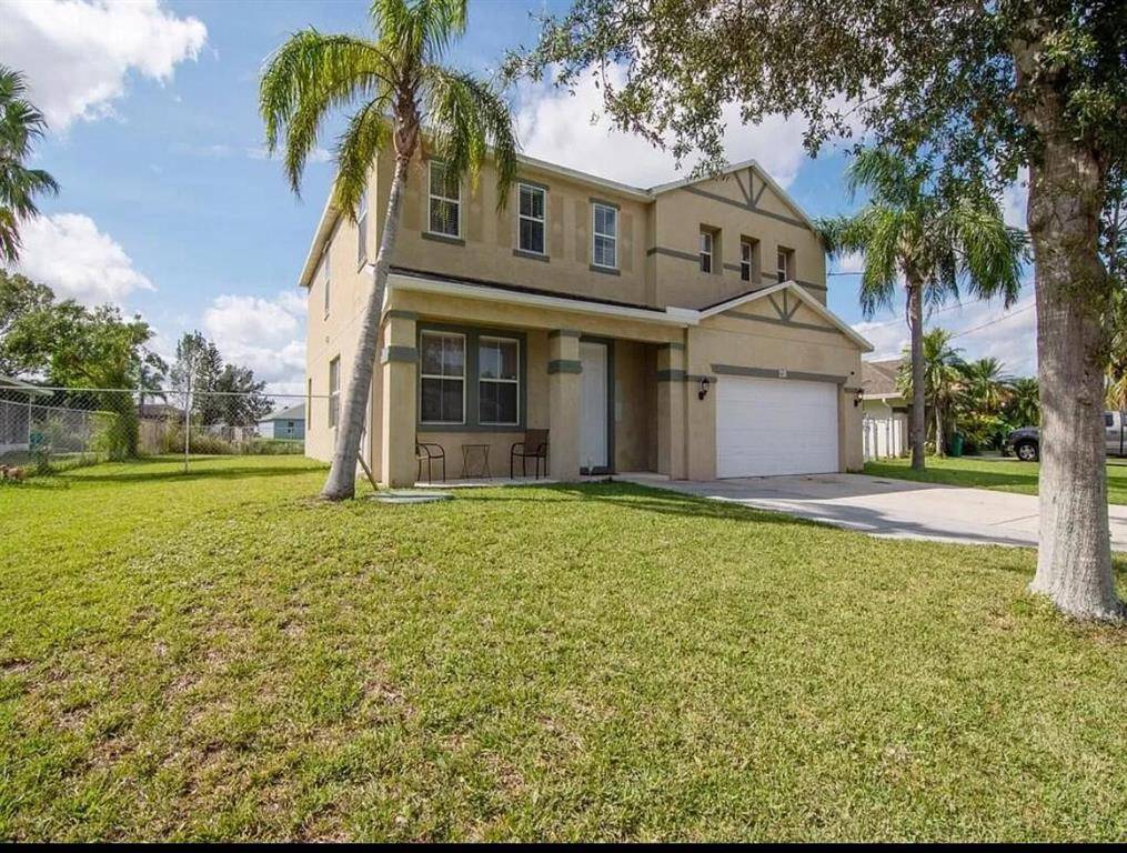 One of lowest 5 bed, 3. 5 baths in town, overlooking a wide canal.