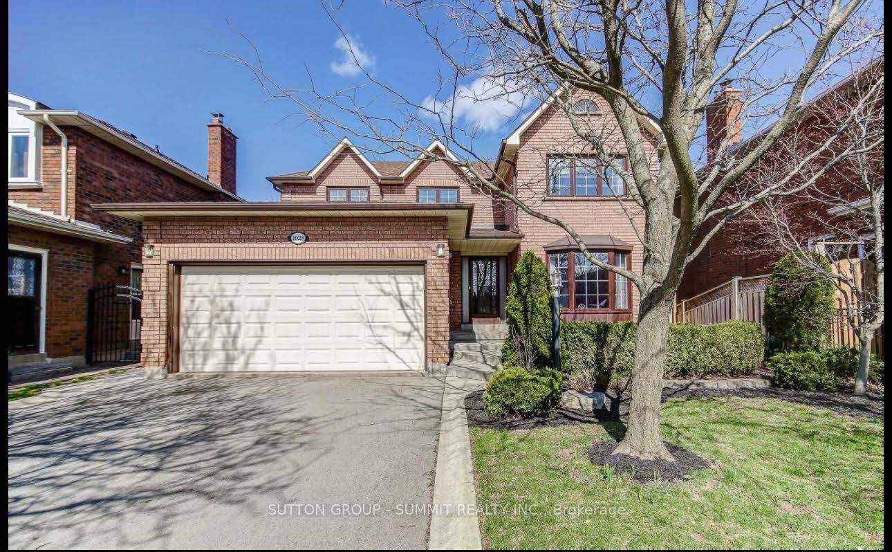 Elegant Home In An Ideal Location !