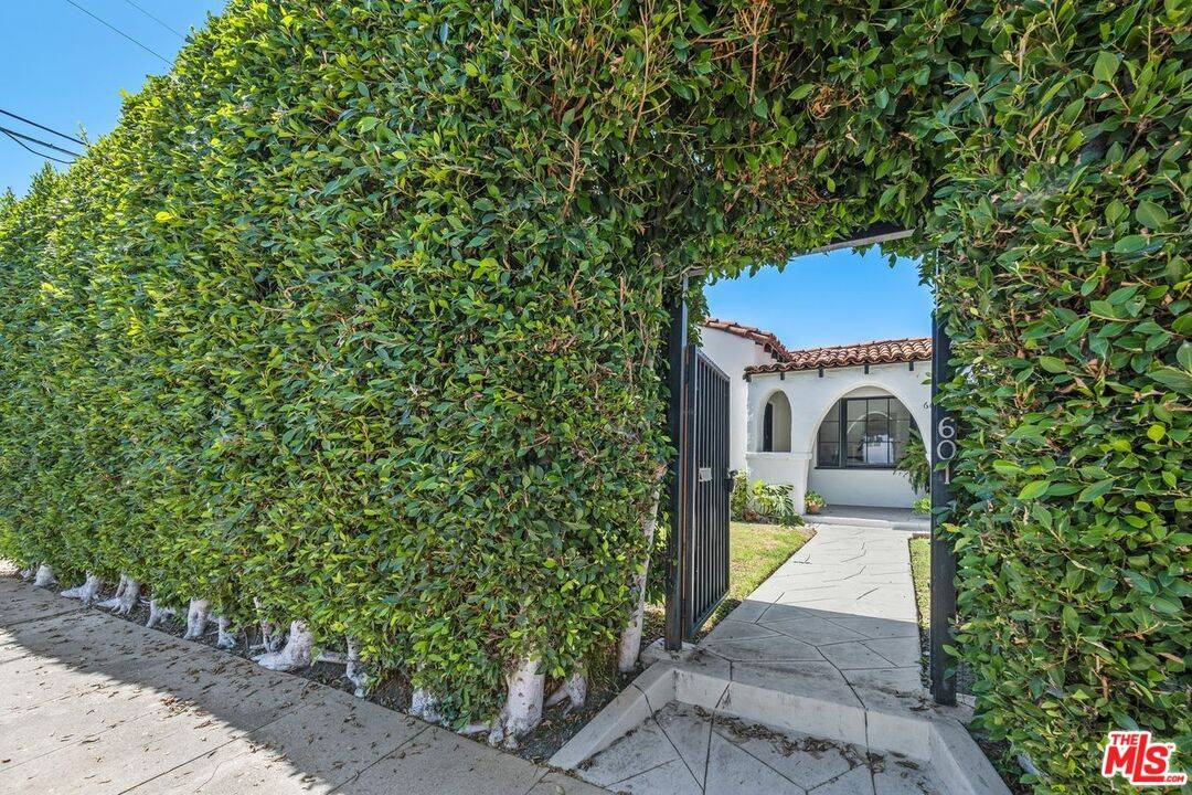 601  N Hayworth Ave Beverly Grove LA