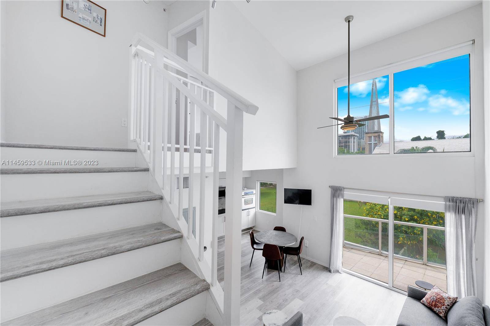 Brickell Loft ! Great location !