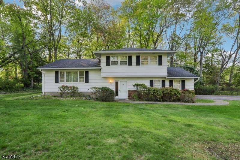 Opportunity awaits in the highly desirable Sicomac section of Wyckoff !