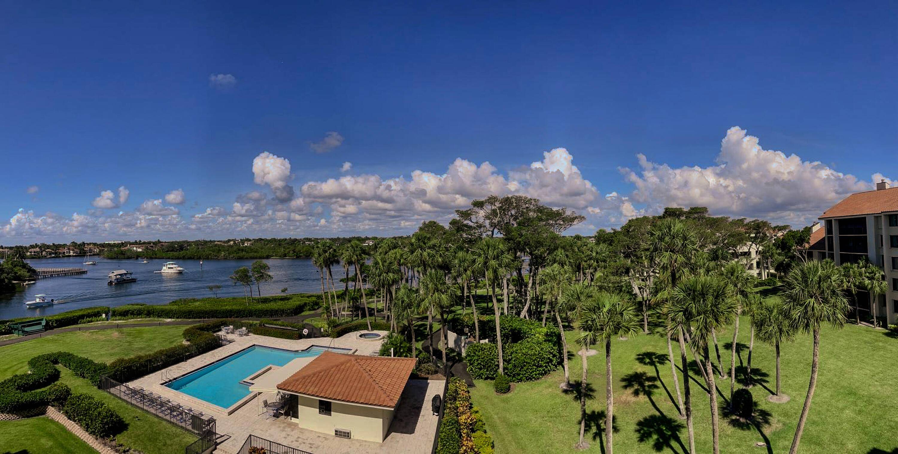 With great intracoastal views this condo offers all the comfort of a home with all year round vacation feel.