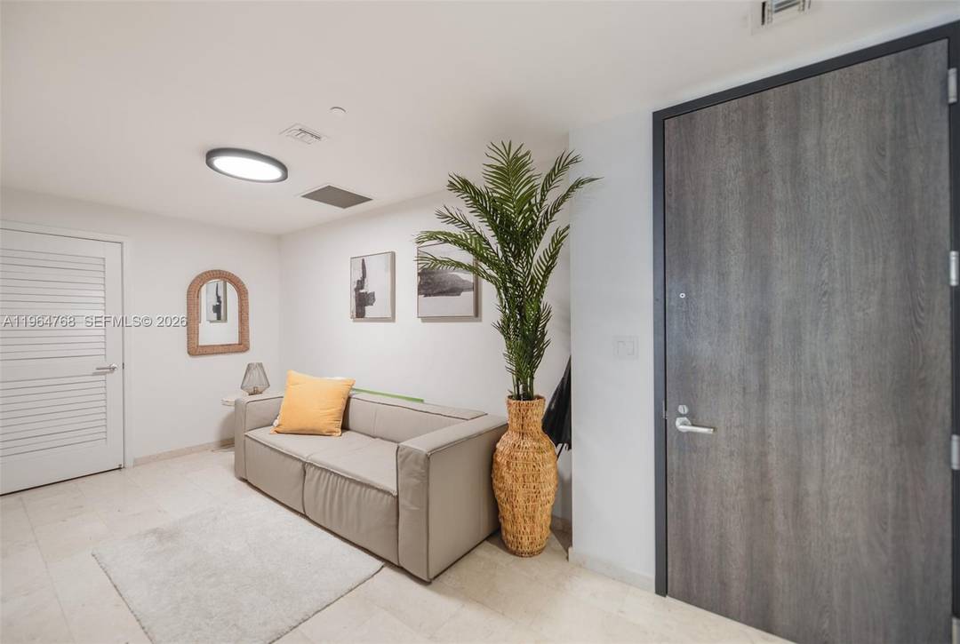 Rise Brickell, a spacious 2beds Den, 2.