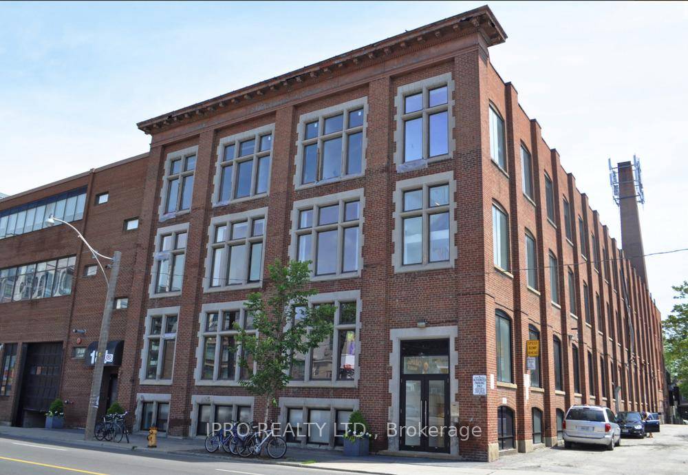 HEAT HYDRO WATER INCLUDED Bright amp ; Versatile 1, 275 SF Multi Use Space at 181 Carlaw Ave 2nd Floor.