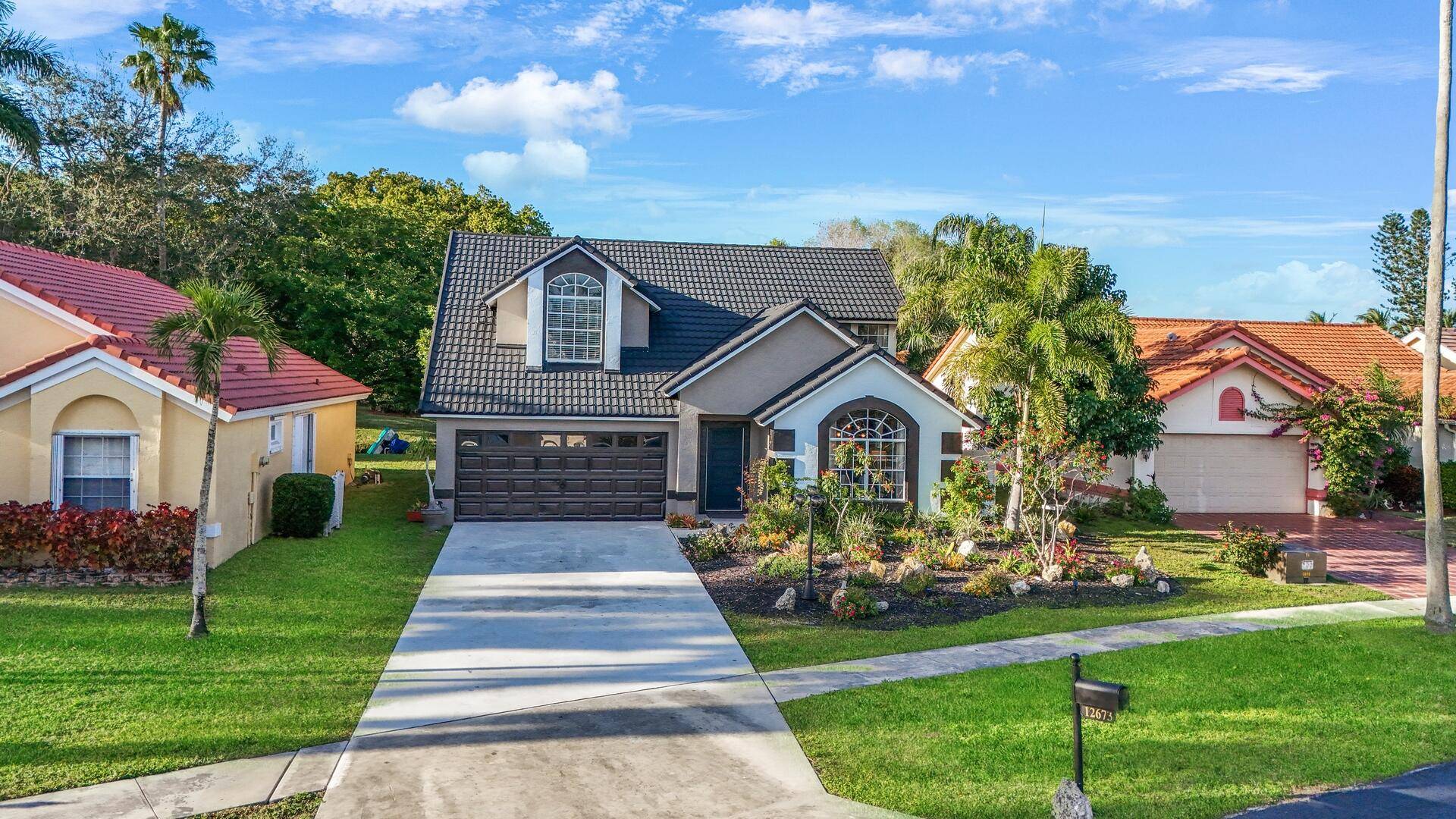 BRAND NEW ROOF ! LOW HOA !