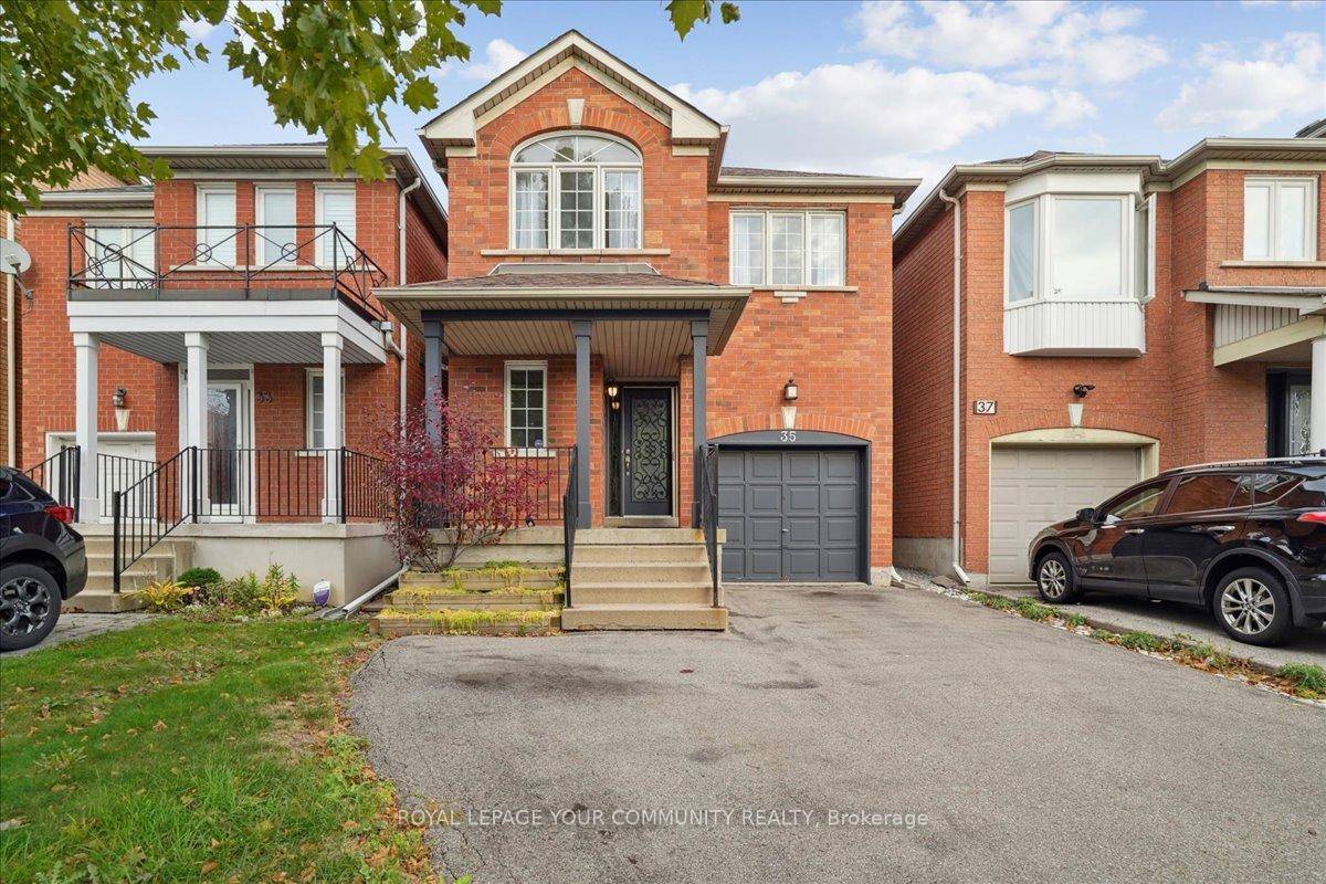 Welcome to this stunning, fully brick detached home in the heart of Thornhill Woods !
