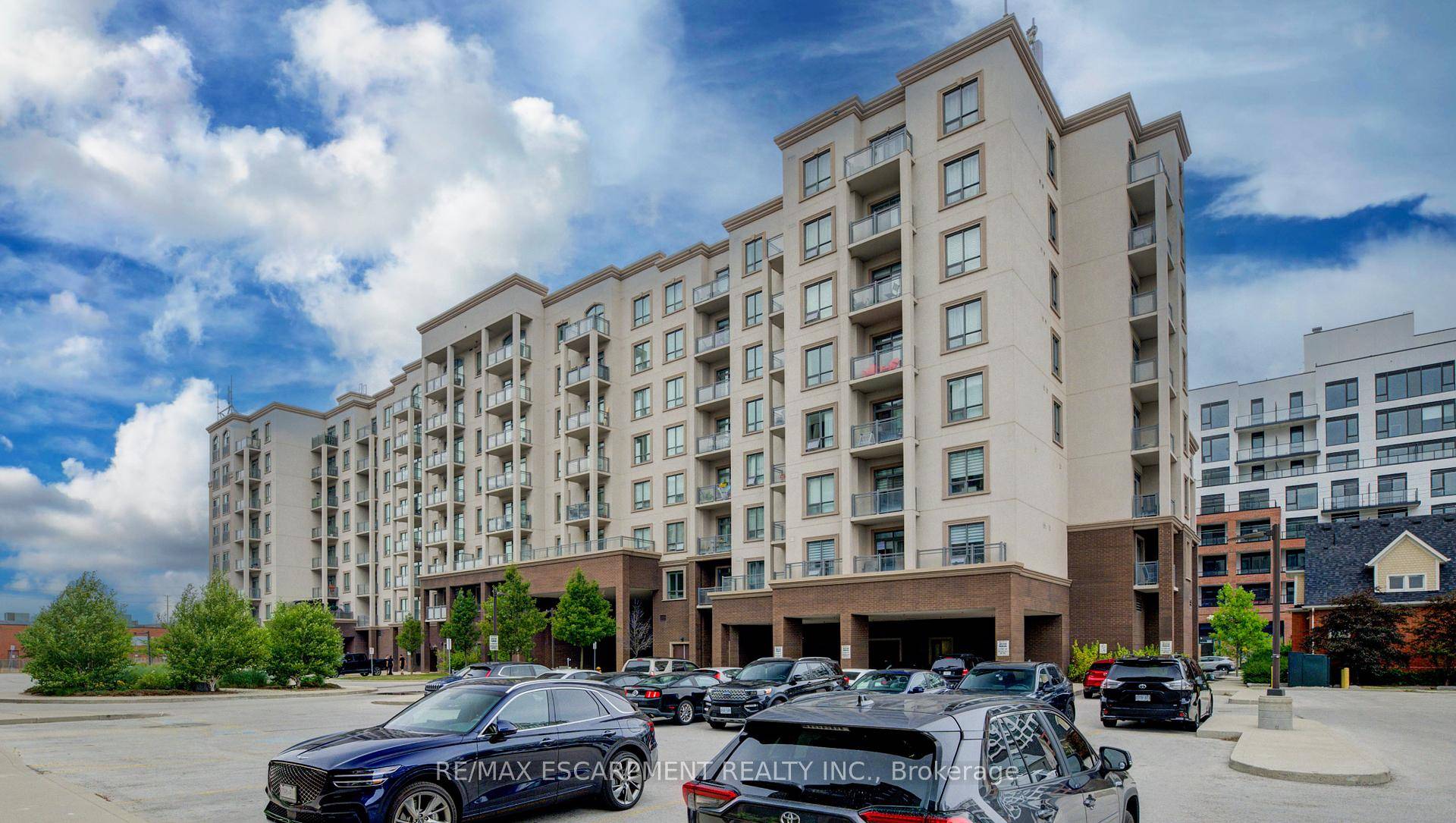 Client RemarksBeautiful Brand New Upgraded One Bedroom Condo In Westmount Offering Approximately 587 Sq.