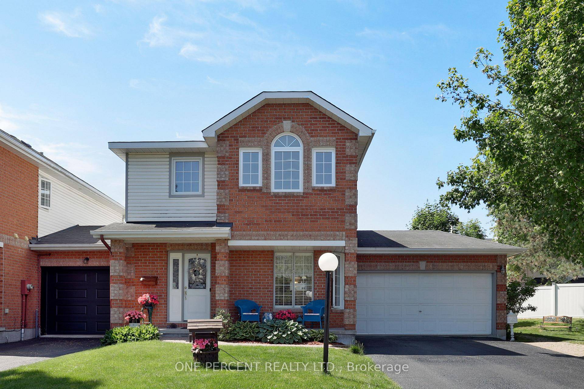 Exceptional end unit home featuring 3 spacious bedrooms and 2 bathrooms.
