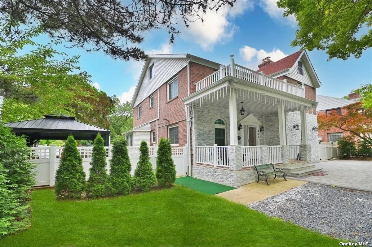 Welcome to your dream home in the prestigious Jamaica Estates !