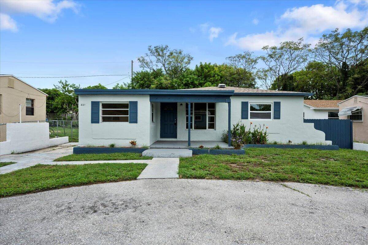 Welcome to this beautifully updated 4 bedroom, 2 bath home in West Palm Beach !