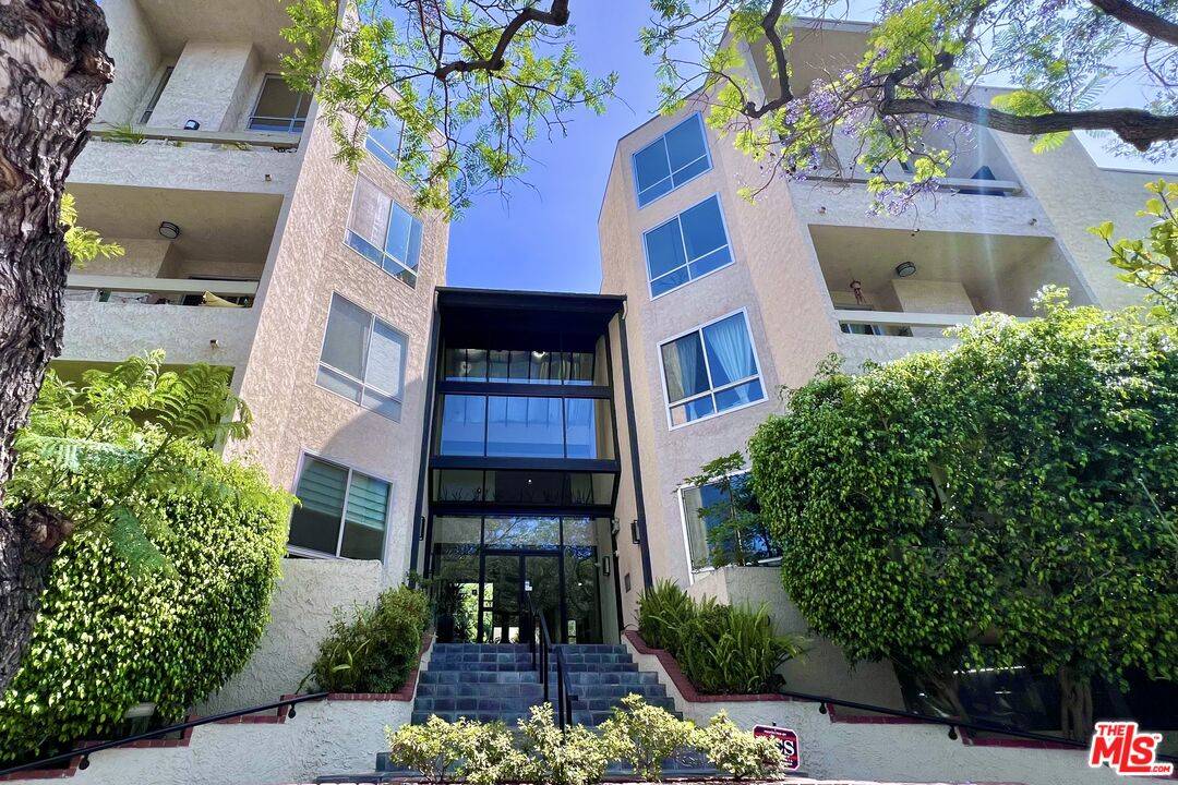 8960   Cynthia St 2BR Sunset Strip La