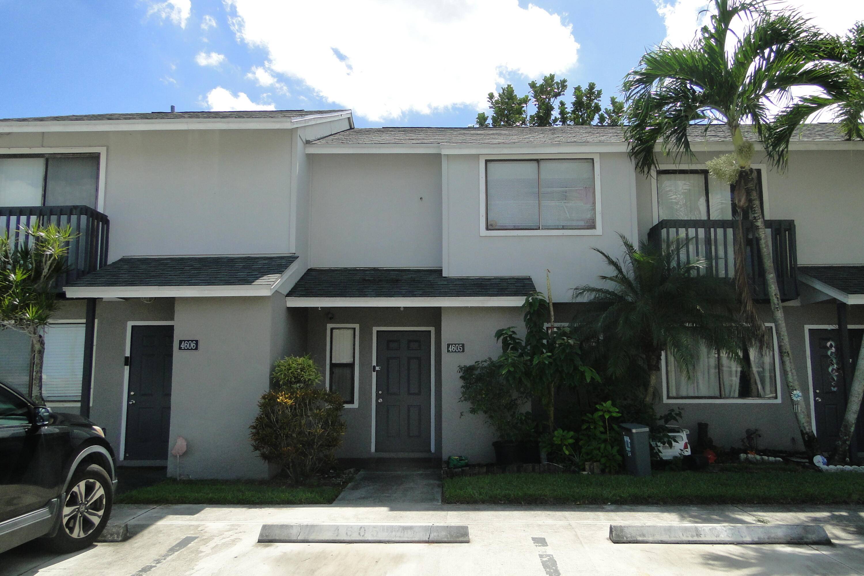 2 Bedroom 2. 5 bathrooms Townhouse in a nice and peaceful community.