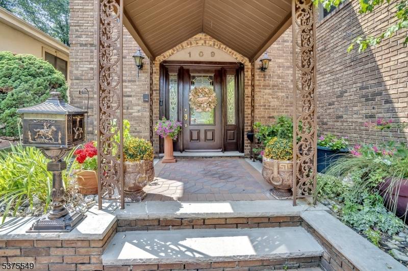 Welcome to this expansive 4, 930 square feet custom built home, perfectly nestled on a generous 65x209 lot.