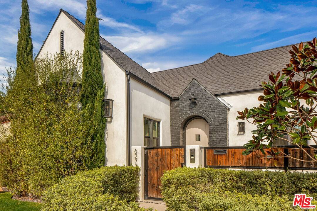 6277   Del Valle Dr 3.0 Beverly Grove LA