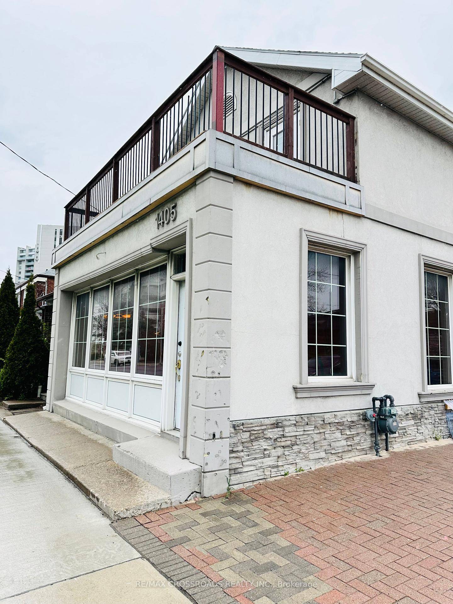 Newly renovated huge 2 bedroom, main floor and basement unit conveniently located on Woodbine with easy access to public transit.
