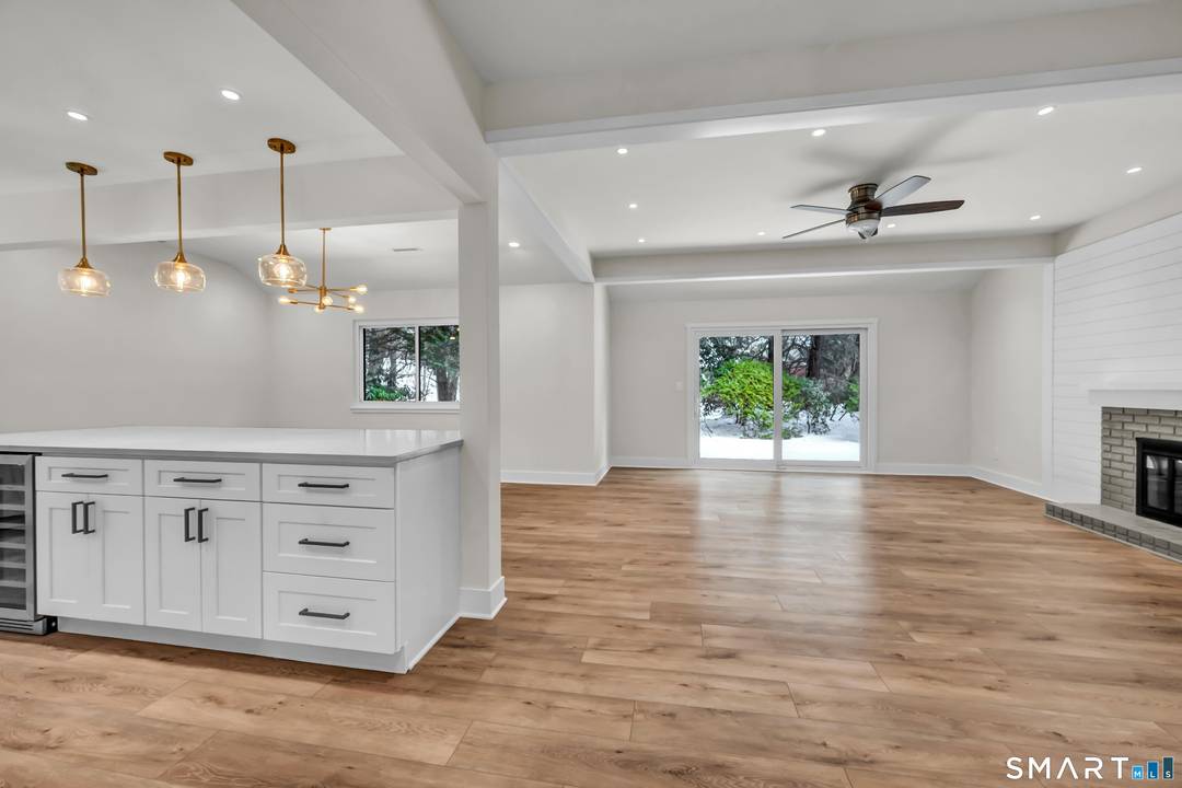 Move right into this fully renovated Berkshire in coveted Winship area.