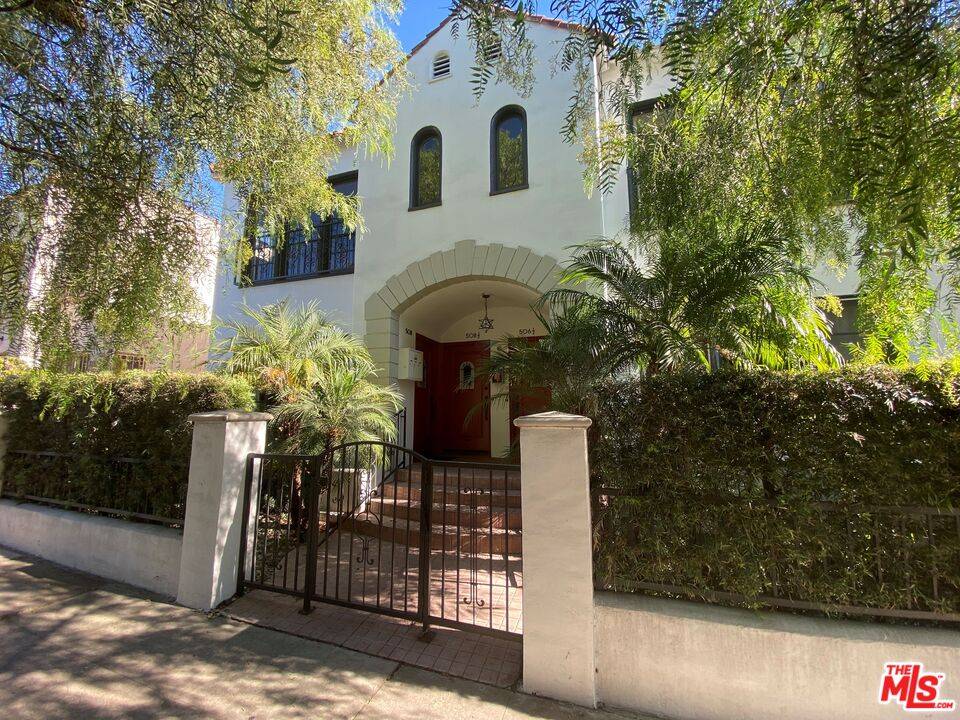 506  N Spaulding Ave 8BR Hancock Park La