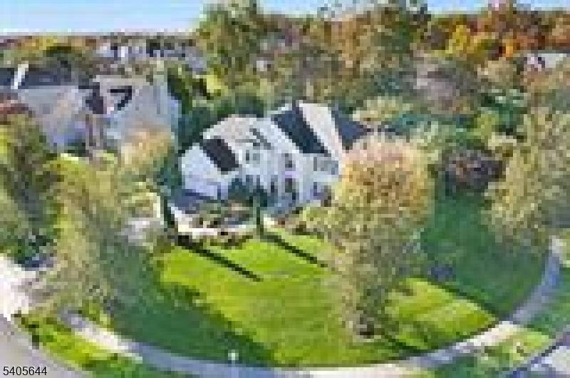 Your Dream Home Awaits ! Discover this stunning Hampton model nestled on a corner lot in the sought after Highlands community.