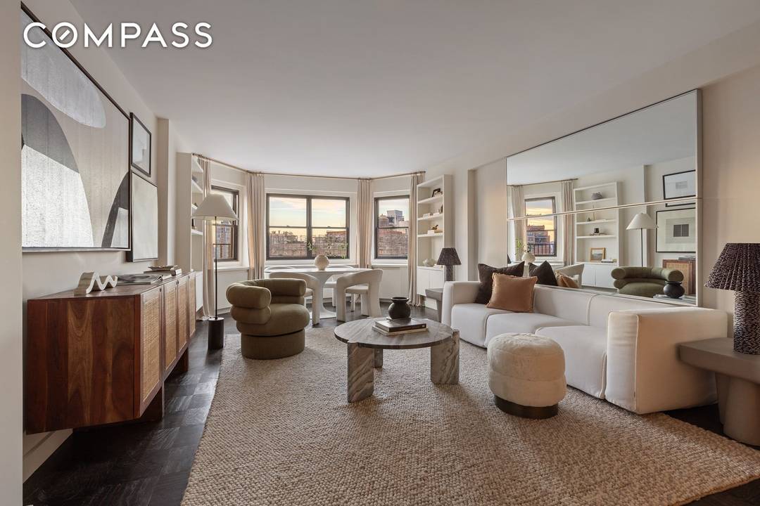 Bask in dramatic skyline and river views in this turnkey, high floor West Village one bedroom, one bathroom home featuring multiple sunny exposures, a wonderful split layout, and classic designer ...