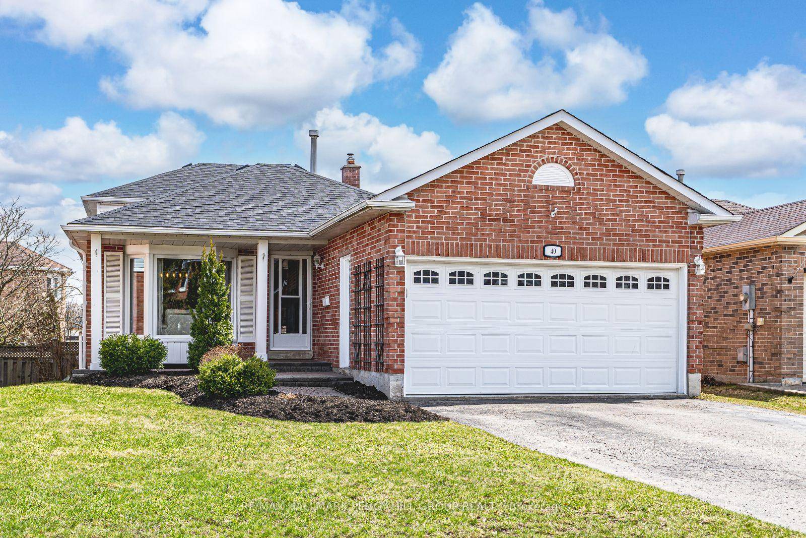 STYLE, COMFORT, AND COMMUNITY IN ONE GREAT SUNNIDALE PACKAGE !
