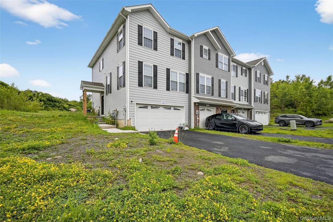 Enjoy the luxury of moving into this newly built town home located in the sought after town of New Windsor !