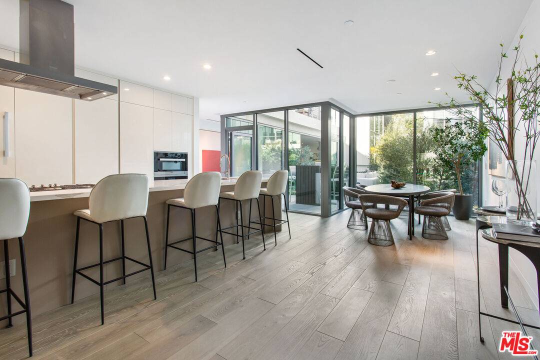 8600 Wilshire Blvd 3BR Beverly Grove La