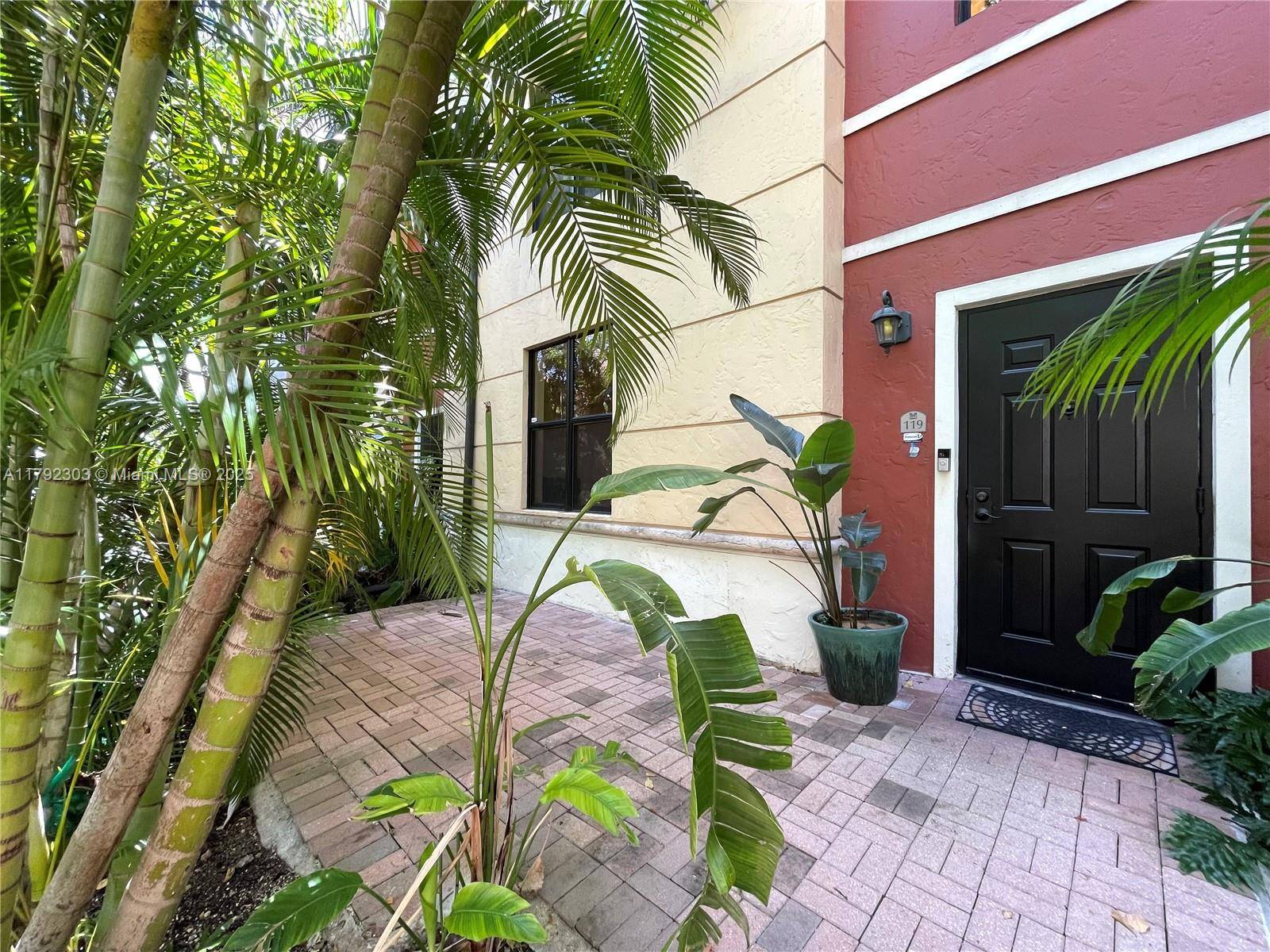 Welcome to your garden paradise in Coral Gables !