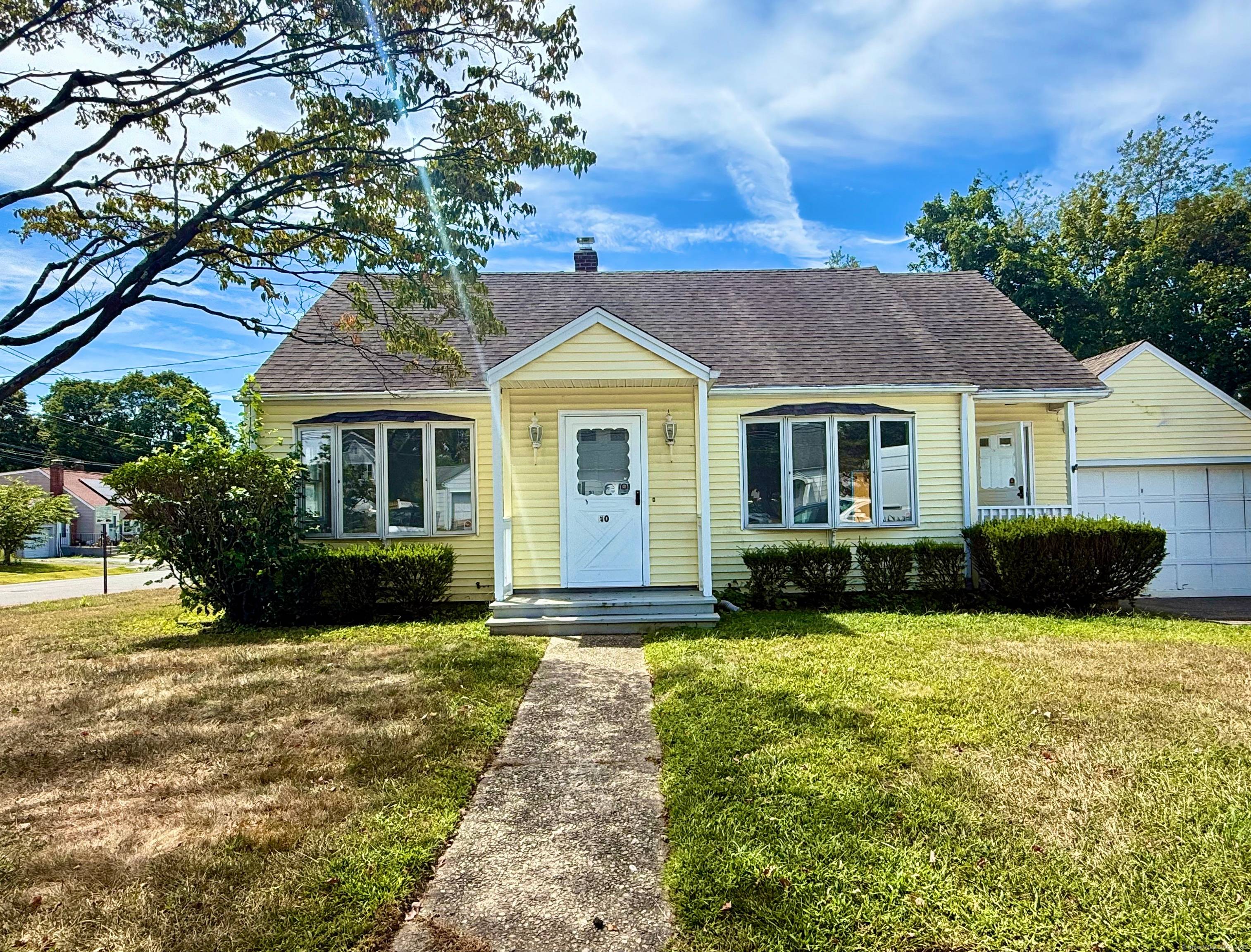 Beautifully Renovated 4 Bedroom 3 Full Baths Home for Rent !