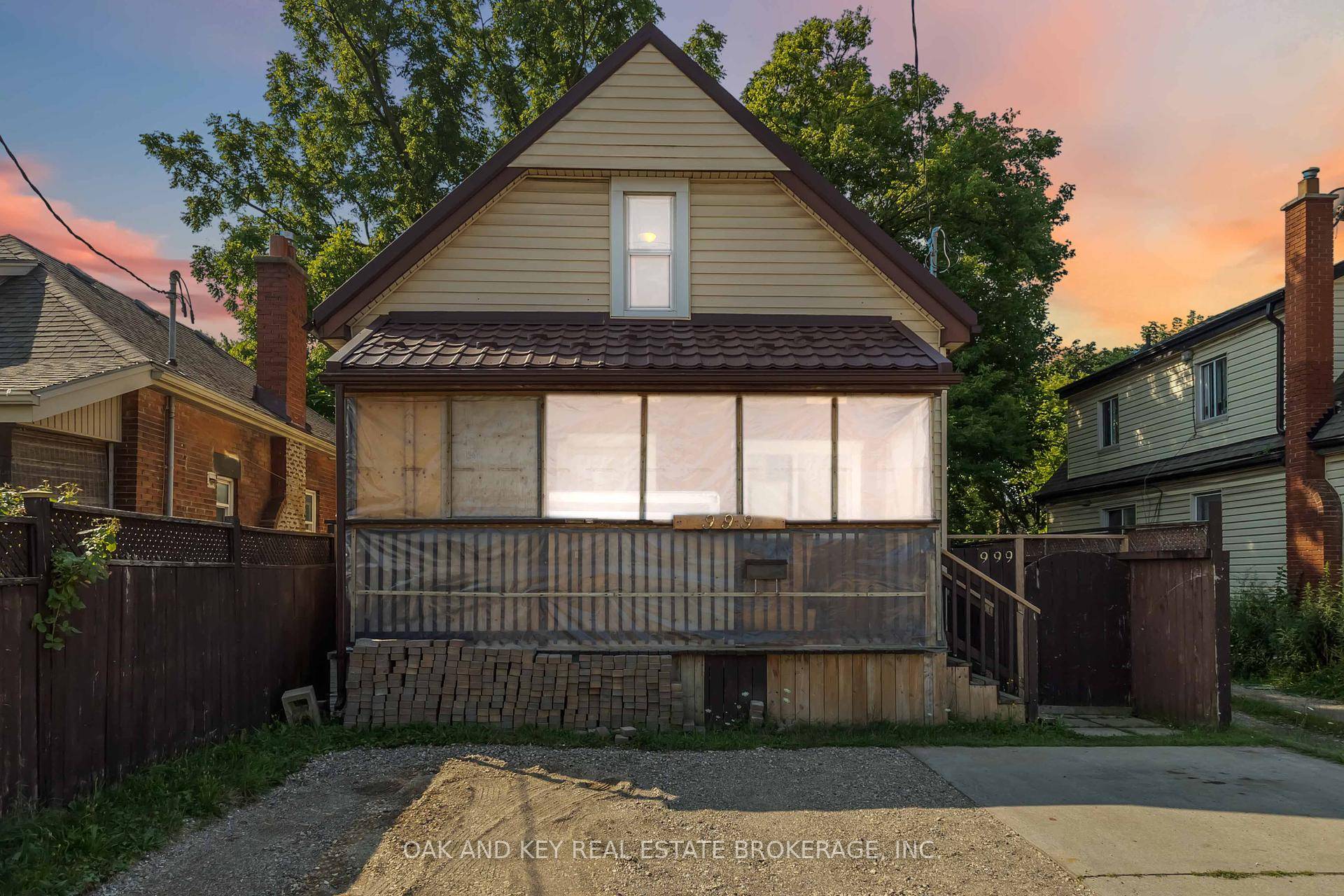 This charming 1 1 2 storey home offers great potential for first time home buyers or savvy investors alike.