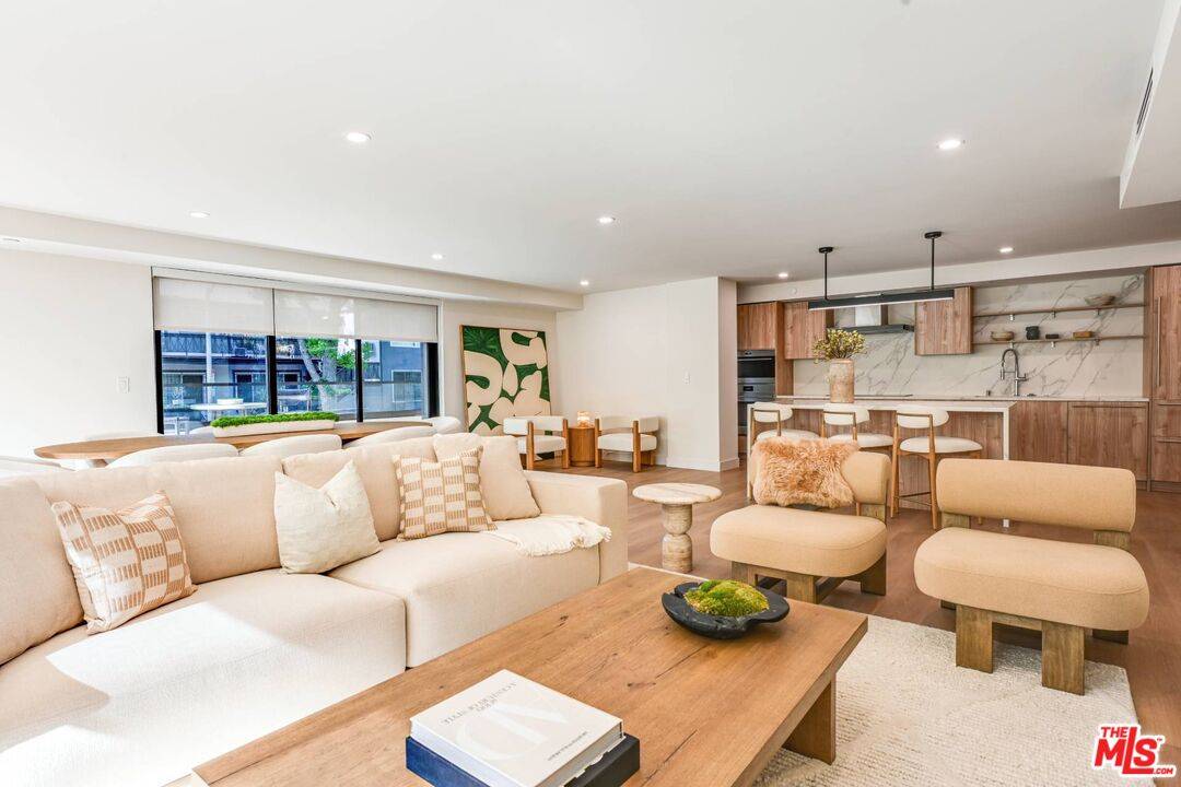 350 N Palm Dr 1BR Beverly Hills Post Office | B.H.P.O. La