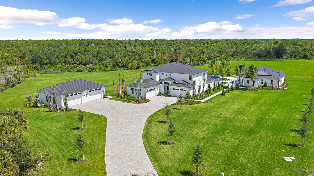 NEW CONSTRUCTION Come live the luxury you deserve !