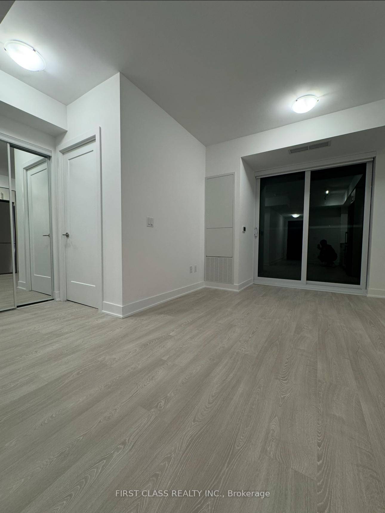 Brand new, never lived in 1 bed, 1 bath condo in North Oshawa !