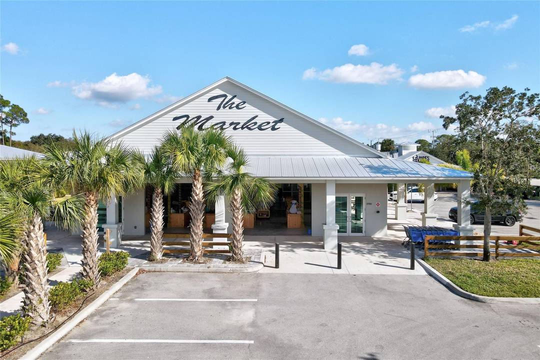 High Visibility Restaurant Building Exceptional Commercial Opportunity.